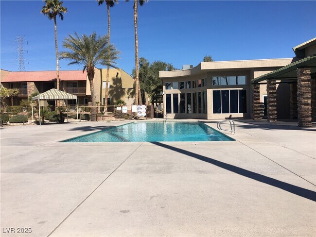 Building Photo - 5161 River Glen Dr