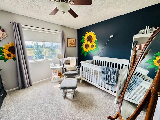 Building Photo - Spacious 4-Bed Shakopee Gem with Granite Finishes & Finished Basement