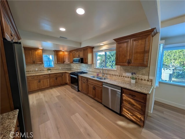 Building Photo - 1921 6th Ave