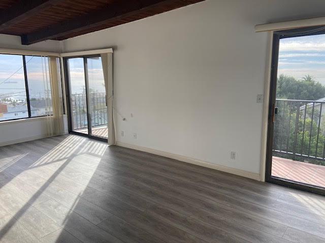 Building Photo - 711 W 35th St