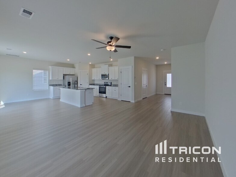 Building Photo - 1209 Crested Iris St