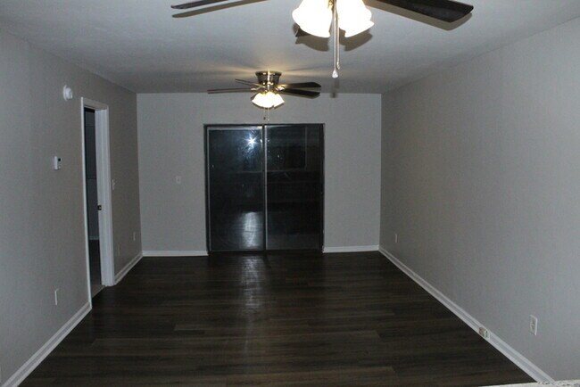 Building Photo - Totally renovated 2-bedroom, 2-full-bath townhome located in West Augusta