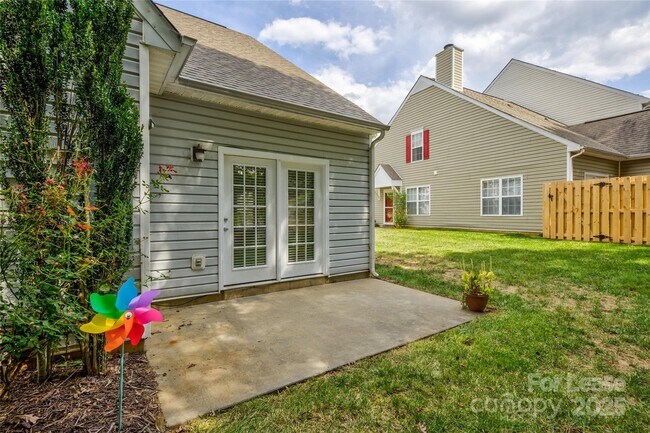 Building Photo - 9014 Roseton Ln