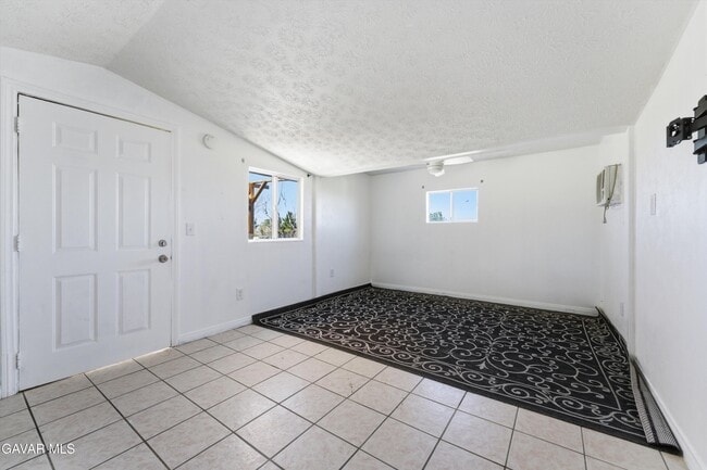 Building Photo - 13237 E Ave W 8