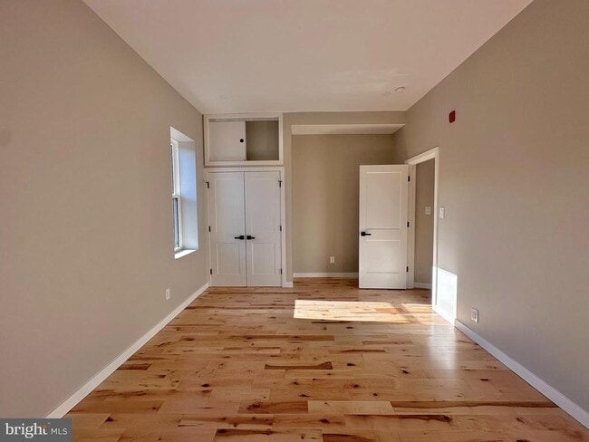 Building Photo - 2821 W Girard Ave