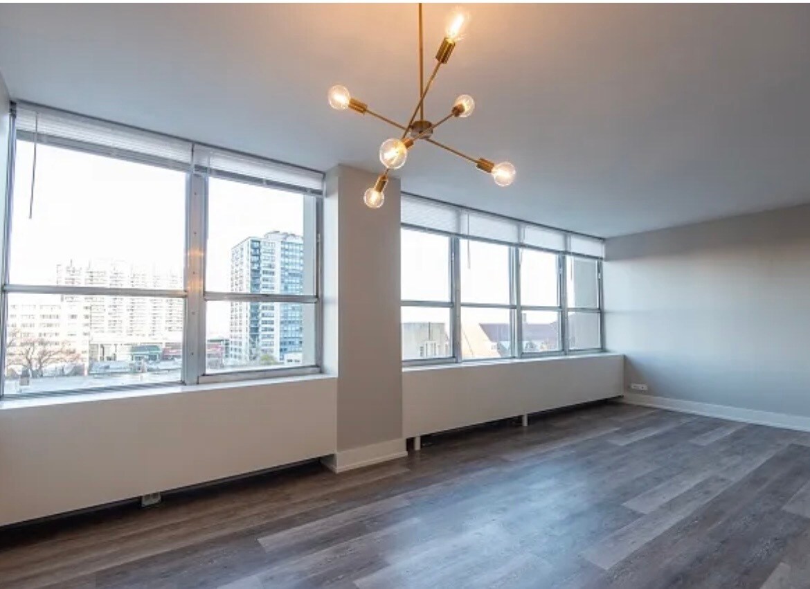 Building Photo - 655 W Irving Park Rd