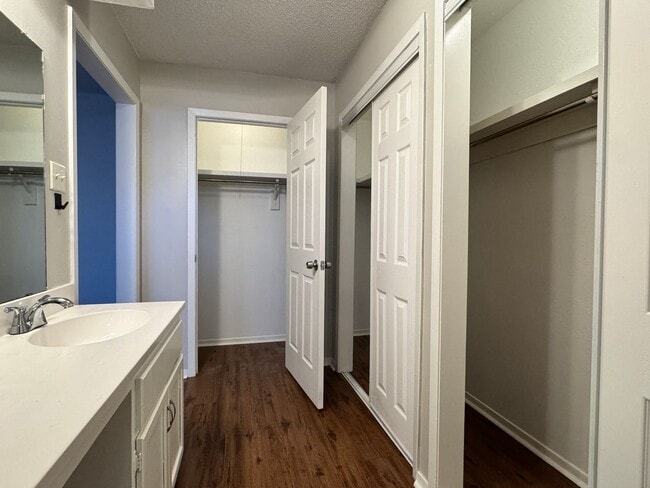 Building Photo - 405 Cypress Cir