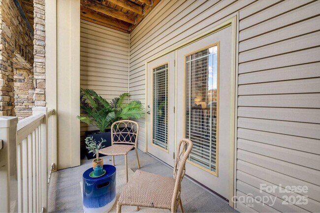 Building Photo - 12620 Toscana Way