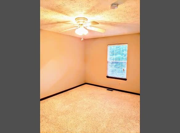 Building Photo - 382 Waterside Avenue