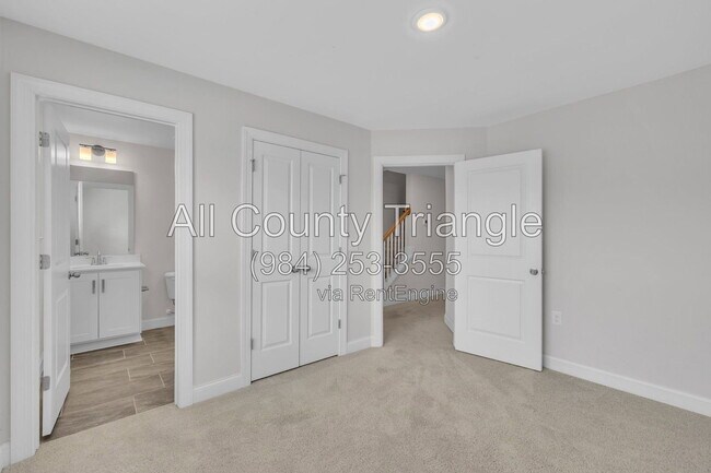 Building Photo - 267 Old Grove Ln