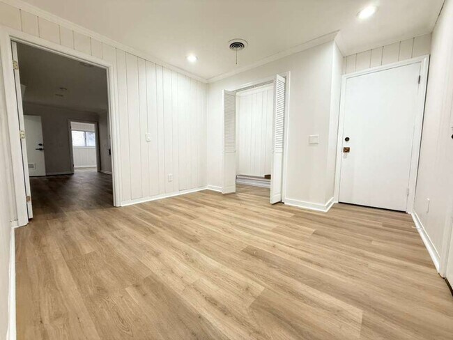 Building Photo - FOR RENT – FULLY REMODELED 4 BEDROOM | 2 BATH HOME!