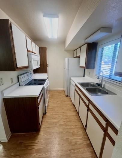 Building Photo - 728 W San Antonio St