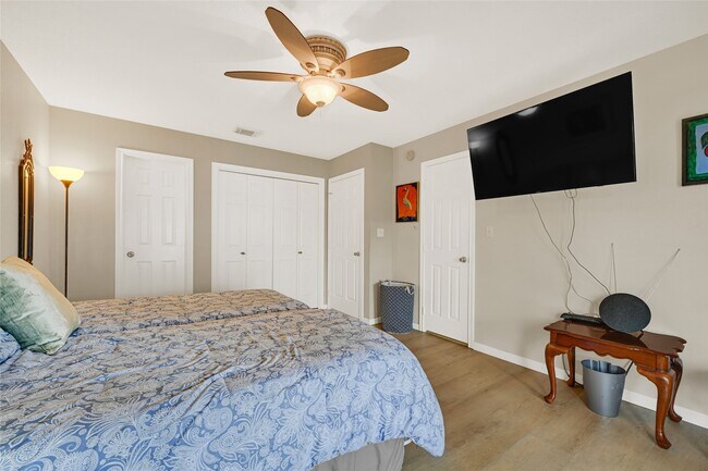 Building Photo - 1414 Bayshore Dr