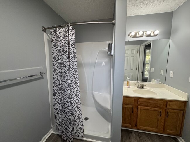 Building Photo - 42 Lodge Rd