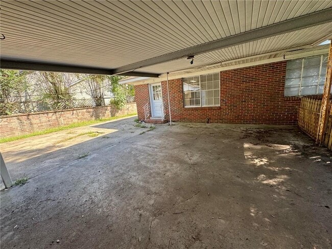Building Photo - 108 Johnston St