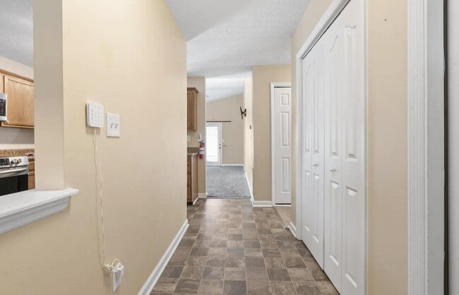Building Photo - 141 Clover Valley Dr