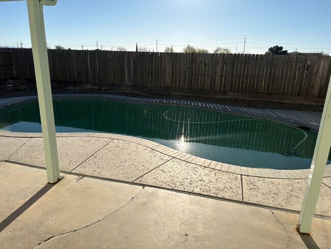 Building Photo - Vogt-1519 St. James