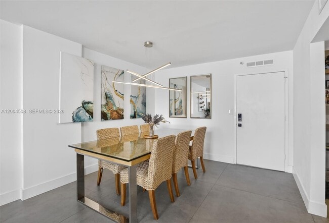 Building Photo - 2780 NE 183rd St