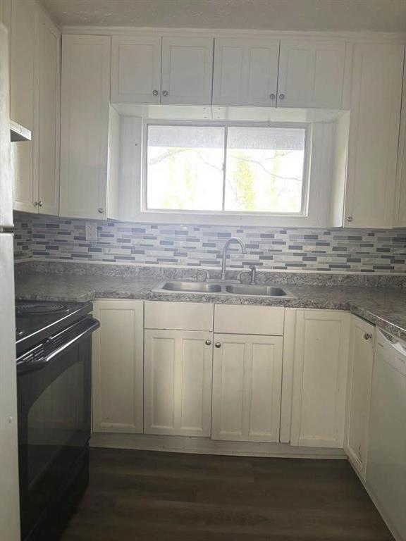 Building Photo - 3443 Hyland Dr