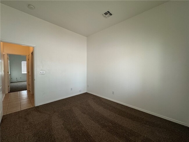 Building Photo - 2334 Silverthorne Dr
