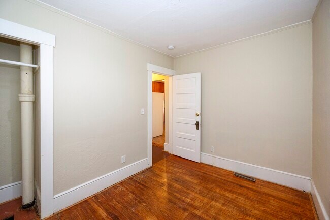 Building Photo - 201 Koch Ave