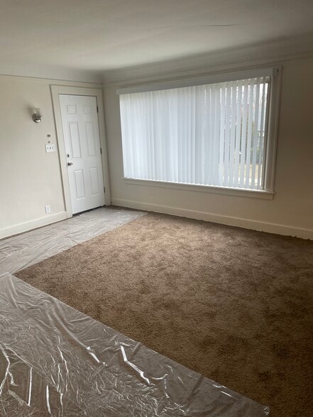 Living Room - 14353 Strathmoor St