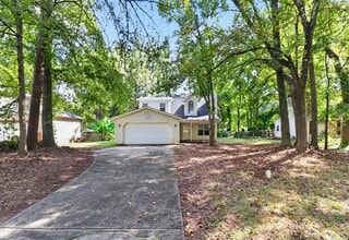 Building Photo - 7116 Markway Dr