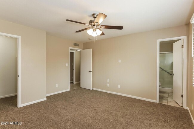 Building Photo - 4420 W Mercer Ln