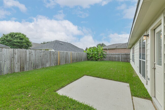 Building Photo - 13831 Hillingdale Ln