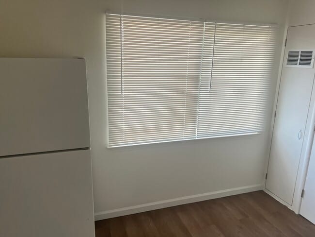 Building Photo - 4973 Union Ave