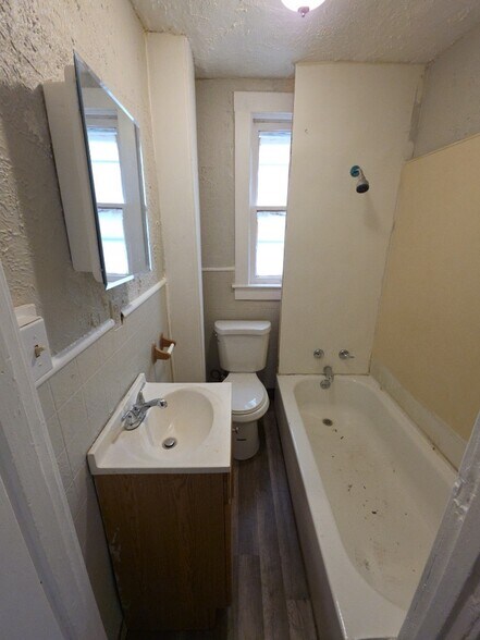 Building Photo - 5635 Hodiamont Ave