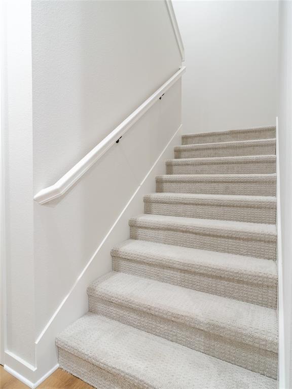 Building Photo - 511 Cosmos St