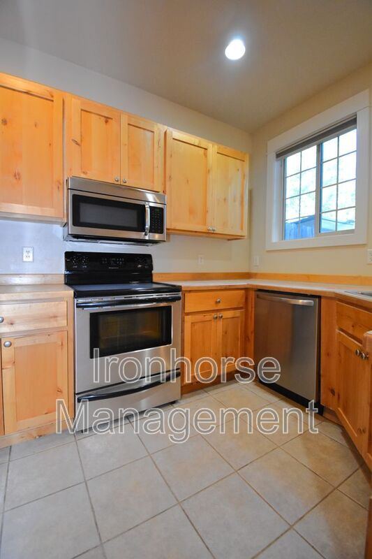 Building Photo - 623 Westgate Ave