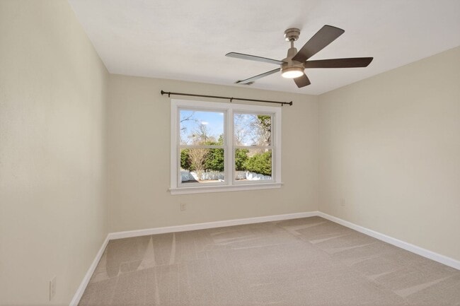 Building Photo - 5 Bed, 2.5 Bath Home in the Heart of Red Mill Farms