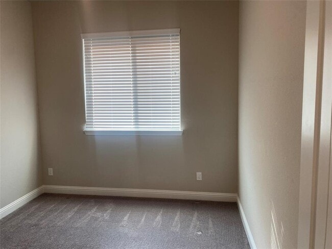 Building Photo - 4635 Bluestem Prairie Dr