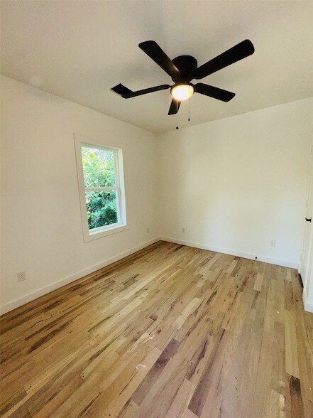 Building Photo - 1235 W Gray St