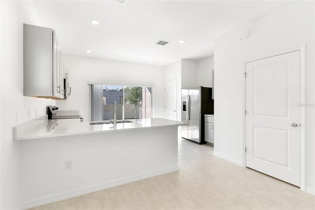 Building Photo - 2987 Skyline Lp