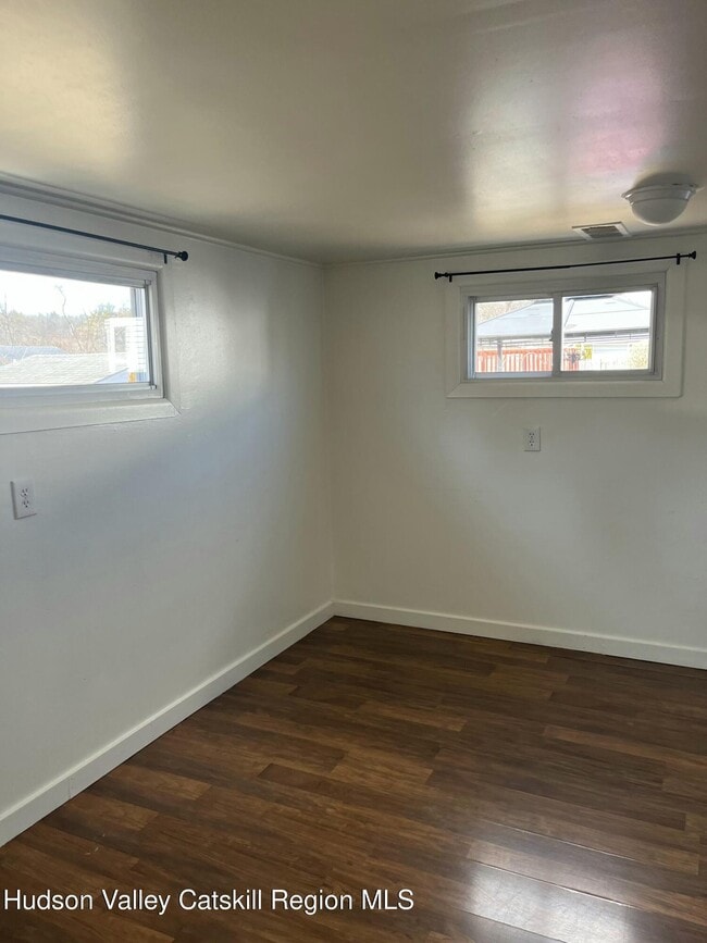 Building Photo - 48 Plattekill Dr