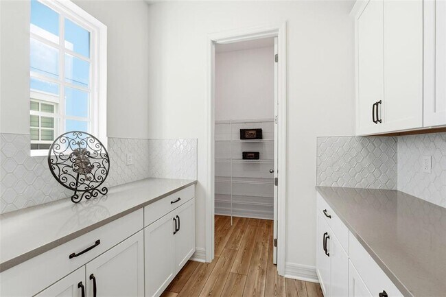 Building Photo - 1859 Treasure Cv