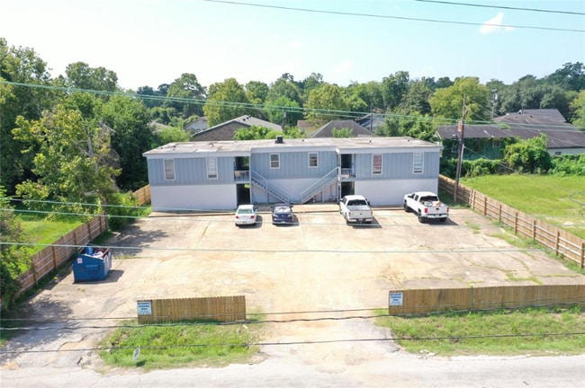Primary Photo - 640 E Pipkin St