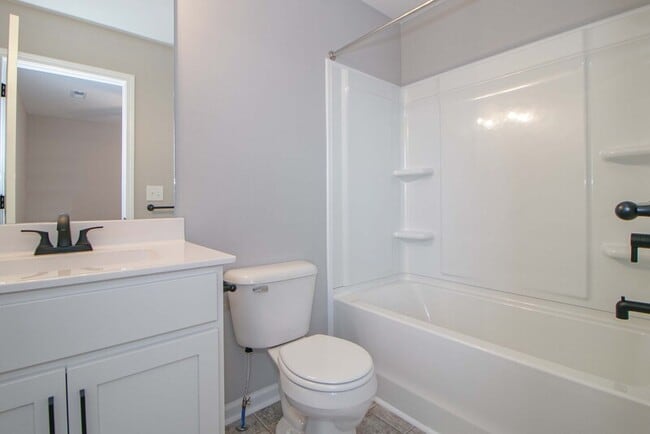Building Photo - 1115 Hillwood Dr