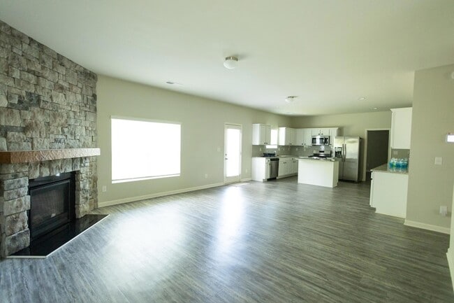 Building Photo - 1115 Dietrich Ln