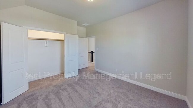 Building Photo - 6117 Horsetail Dr