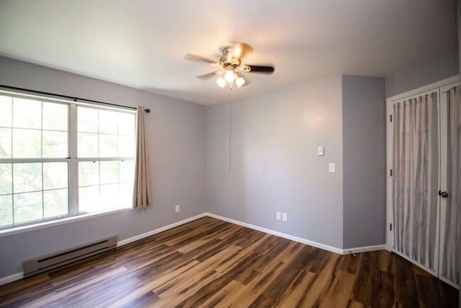 Building Photo - 3565 Windmill Dr