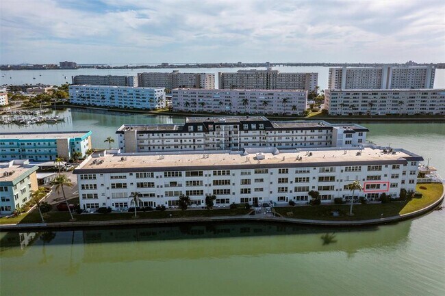 Building Photo - 5955 30th Ave S