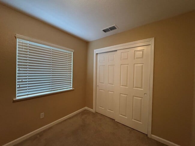 Building Photo - Beautiful 4 Bedroom Home with Solar – North Natomas