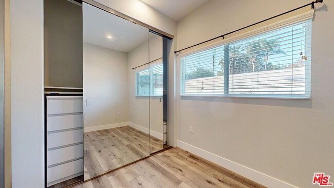 Building Photo - 7051 White Oak Ave