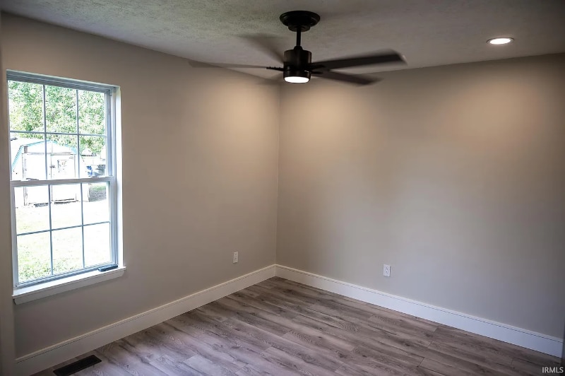 Building Photo - 916 E Dixon St