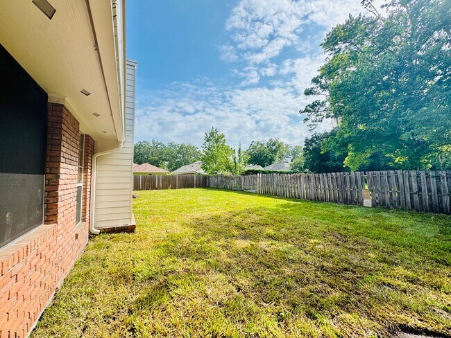 Building Photo - 11640 Halethorpe Dr