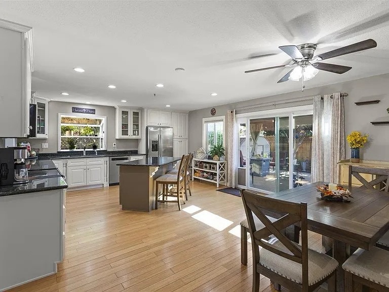 Building Photo - 7330 Wren Ave